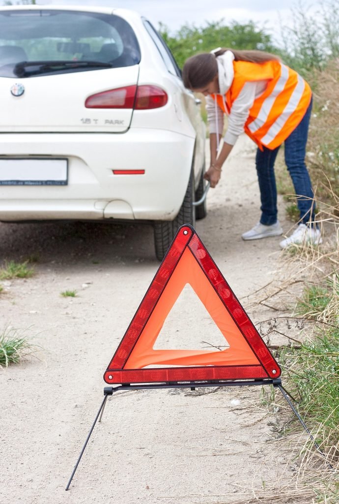 Coche incidente en carretera